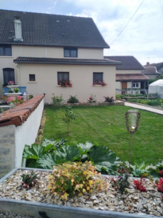A La Maison Du Bonheur Lanty-sur-Aube Екстер'єр фото