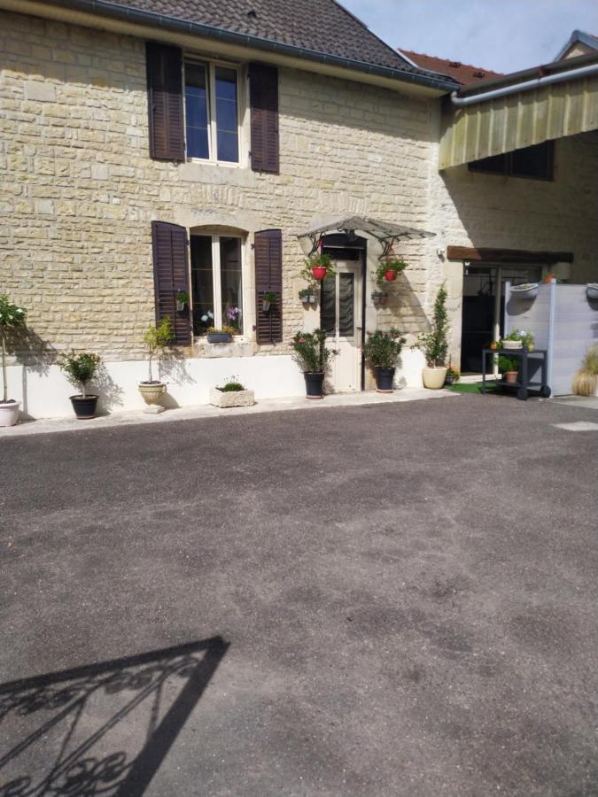 A La Maison Du Bonheur Lanty-sur-Aube Екстер'єр фото